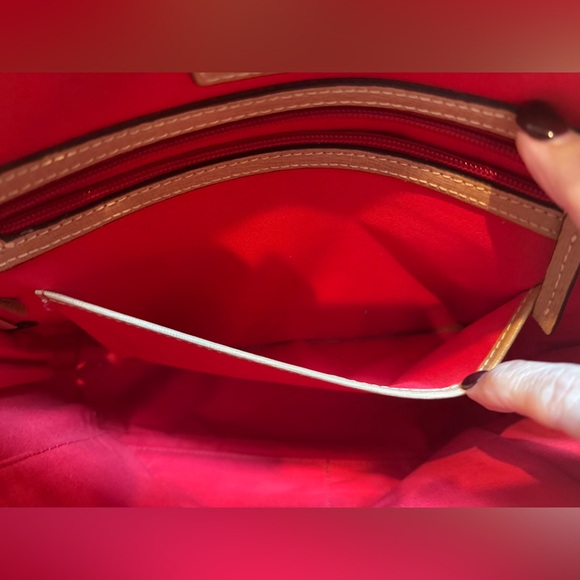 Dooney & Bourke Beige Satchel. like New! EUC. It will never go out of style. - Picture 11 of 16